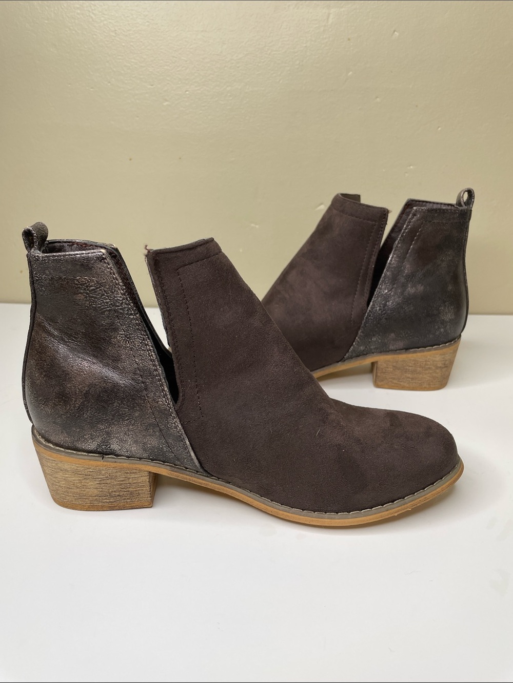 BOUTIQUE by Corkys Brown Faux Suede SHEILD Rustic Glam Block Heel Bootie 8 - Picture 13 of 13